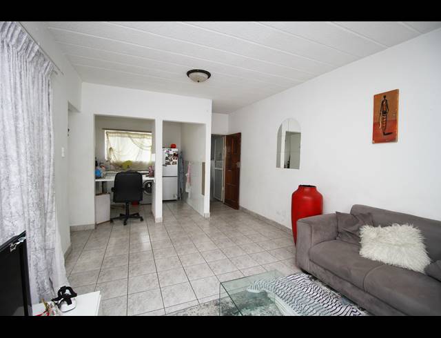 2 BEDROOM APARTMENT FOR SALE IN NORTHGATE